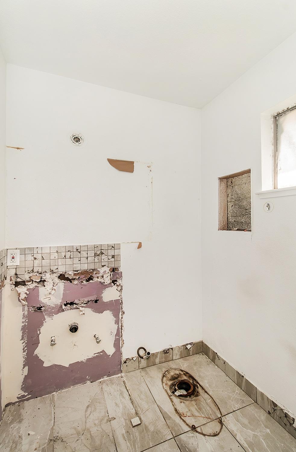 2970 S Martin L King Jr Blvd, Fresno, CA 93706