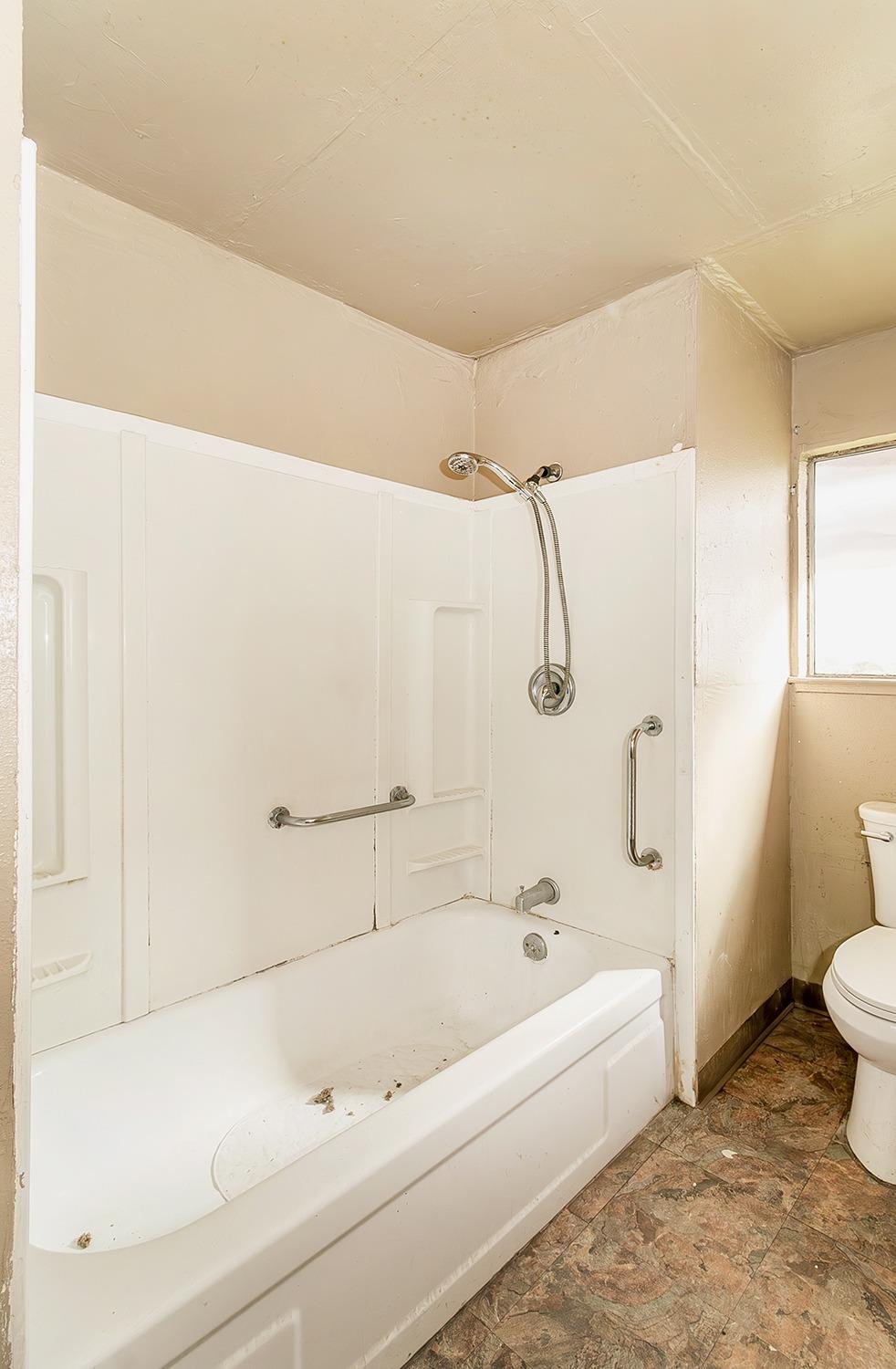 2970 S Martin L King Jr Blvd, Fresno, CA 93706