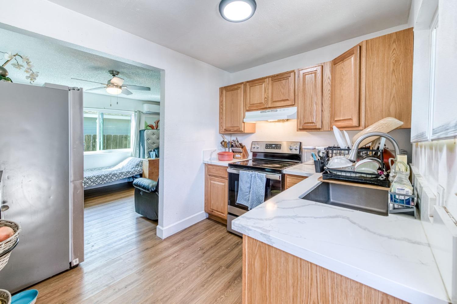 1245 F St, Reedley, CA 93654