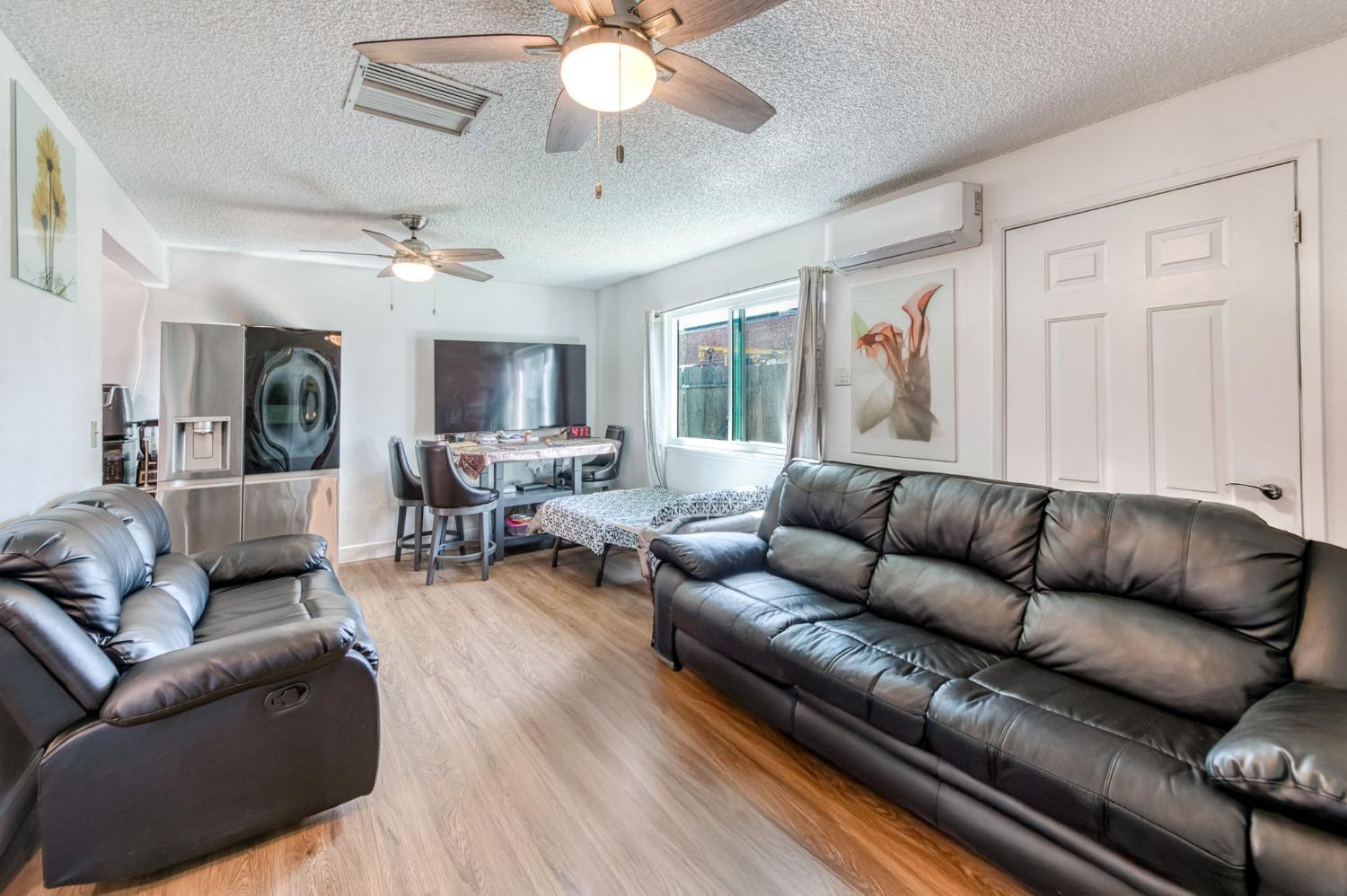 1245 F St, Reedley, CA 93654