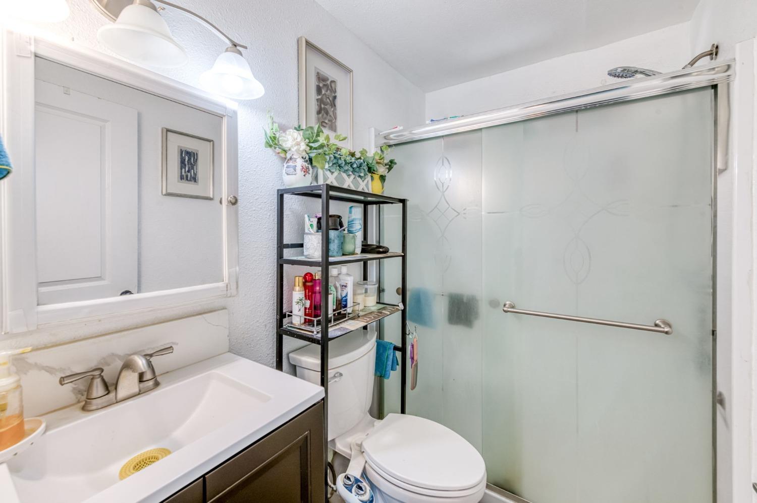 1245 F St, Reedley, CA 93654