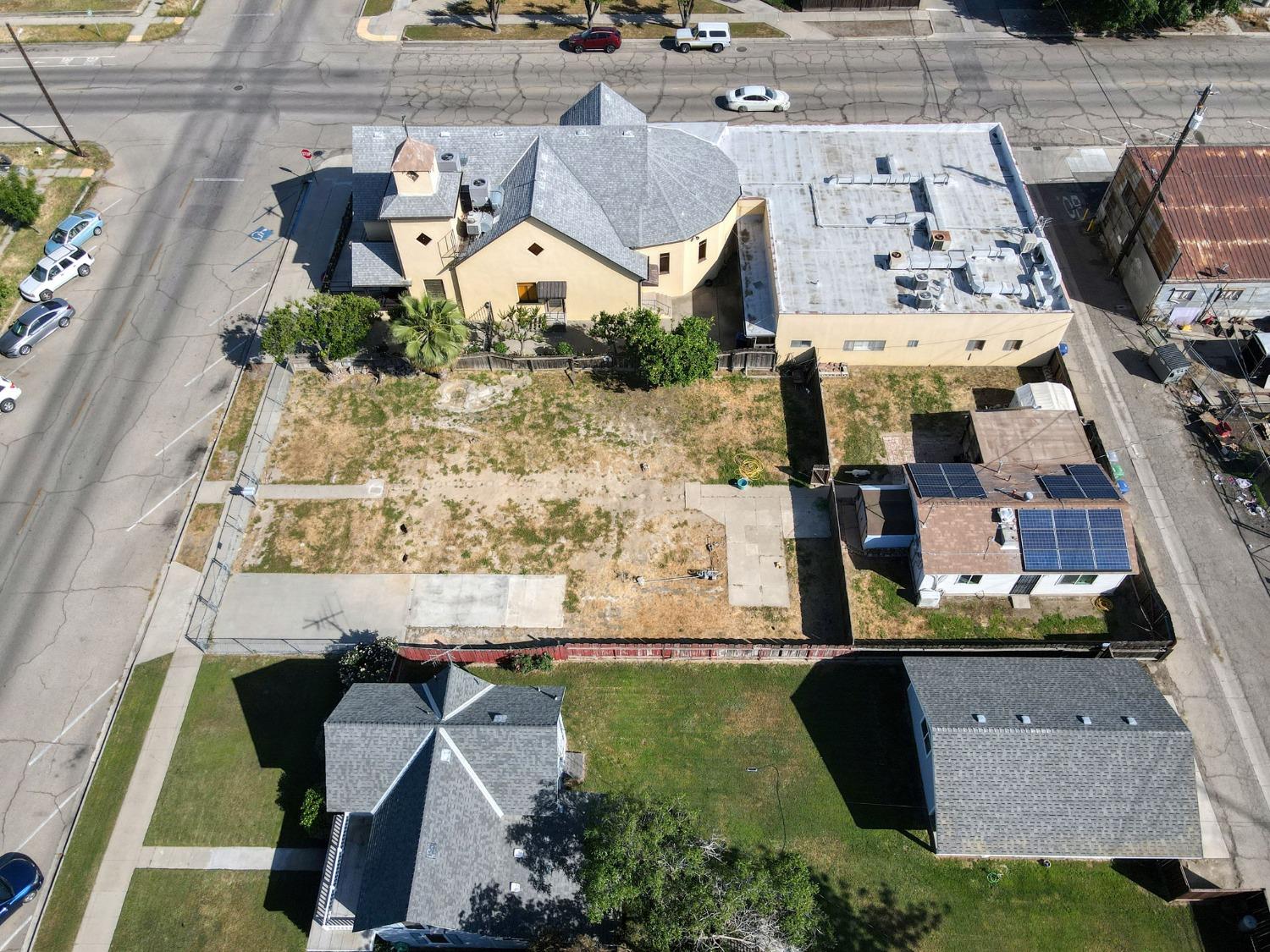 1245 F St, Reedley, CA 93654