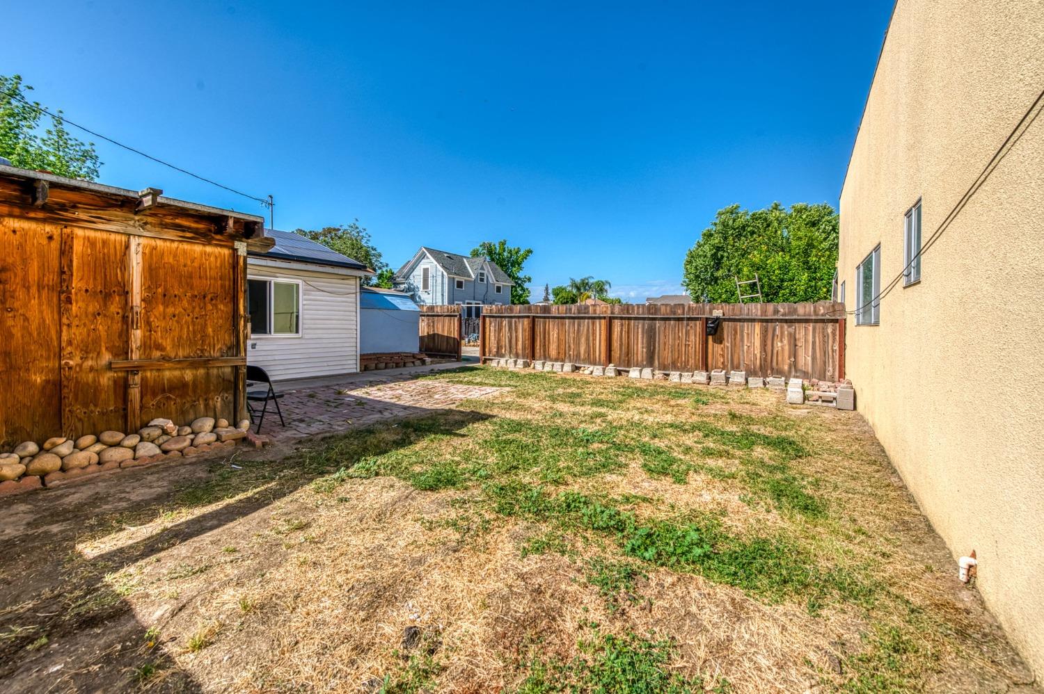 1245 F St, Reedley, CA 93654
