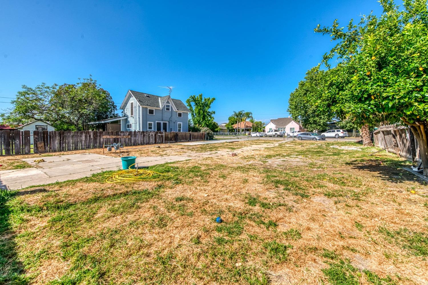 1245 F St, Reedley, CA 93654