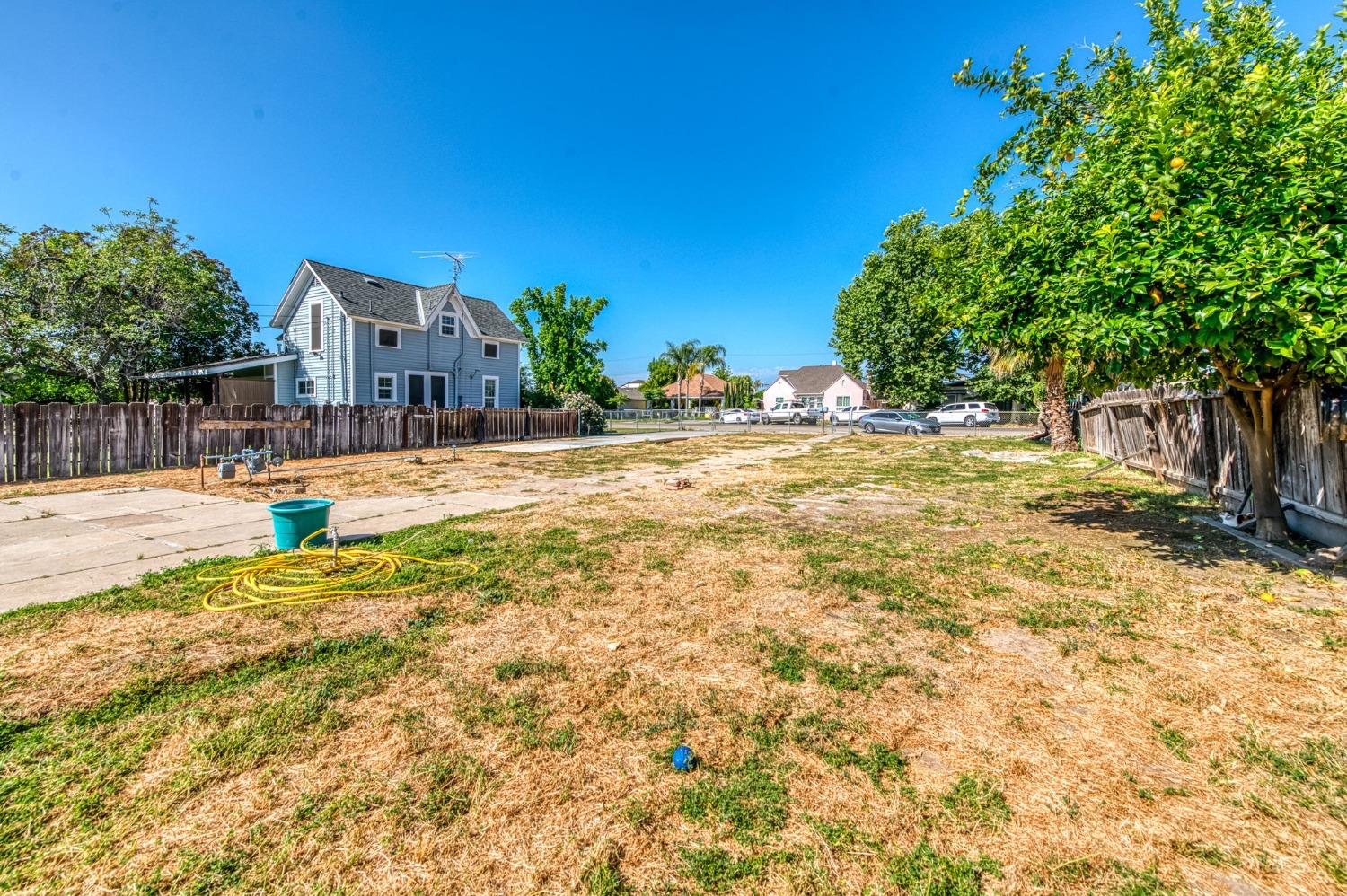 1245 F St, Reedley, CA 93654