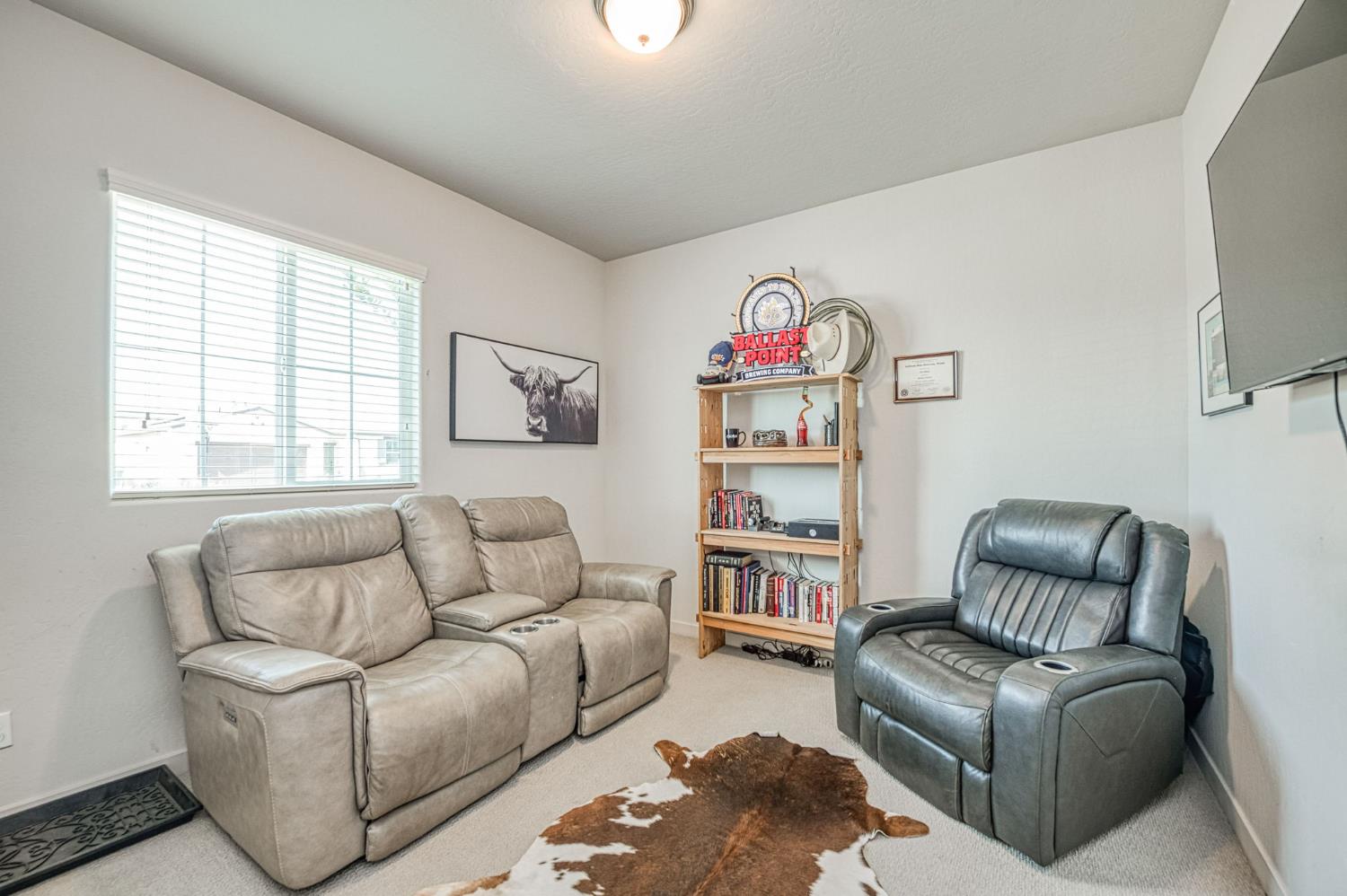 1965 E Evening Glow Ave, Reedley, CA 93654