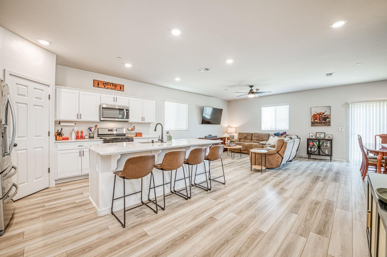 1965 E Evening Glow Ave, Reedley, CA 93654