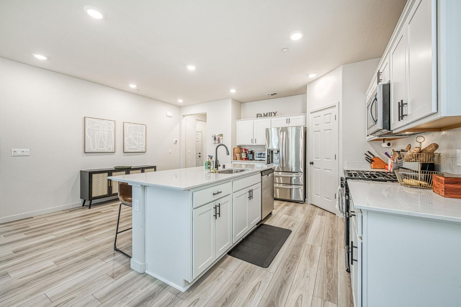 1965 E Evening Glow Ave, Reedley, CA 93654