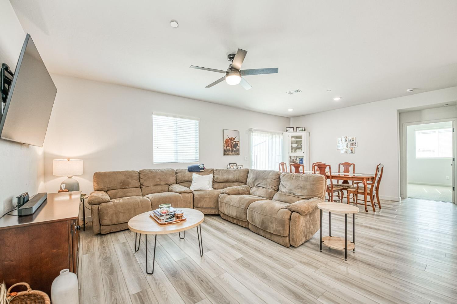 1965 E Evening Glow Ave, Reedley, CA 93654