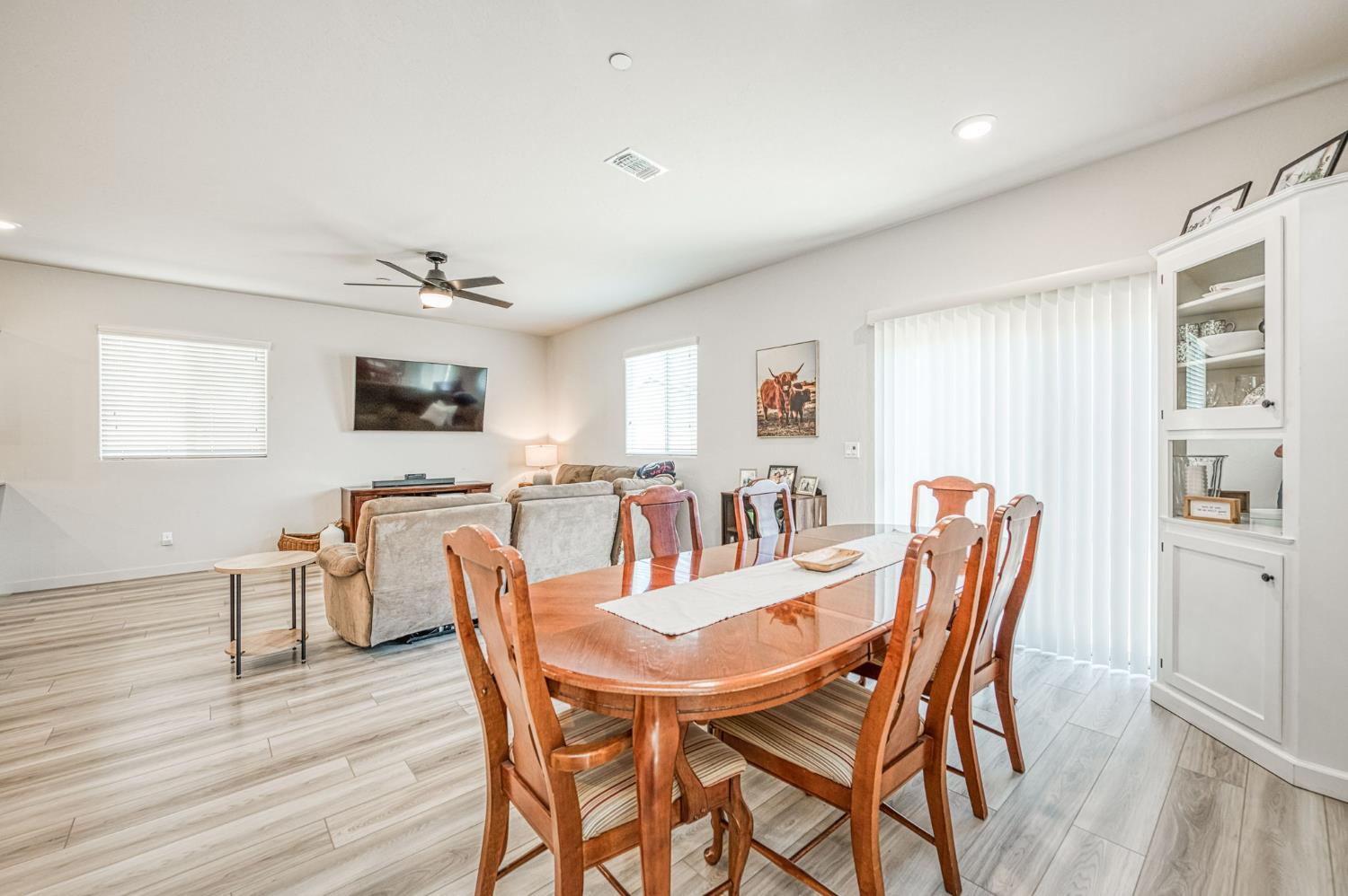 1965 E Evening Glow Ave, Reedley, CA 93654