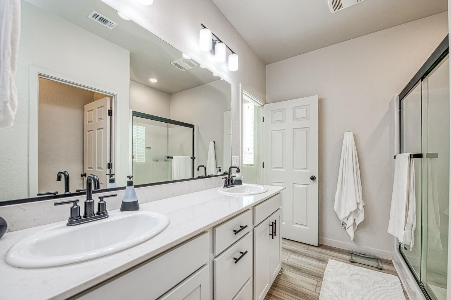1965 E Evening Glow Ave, Reedley, CA 93654