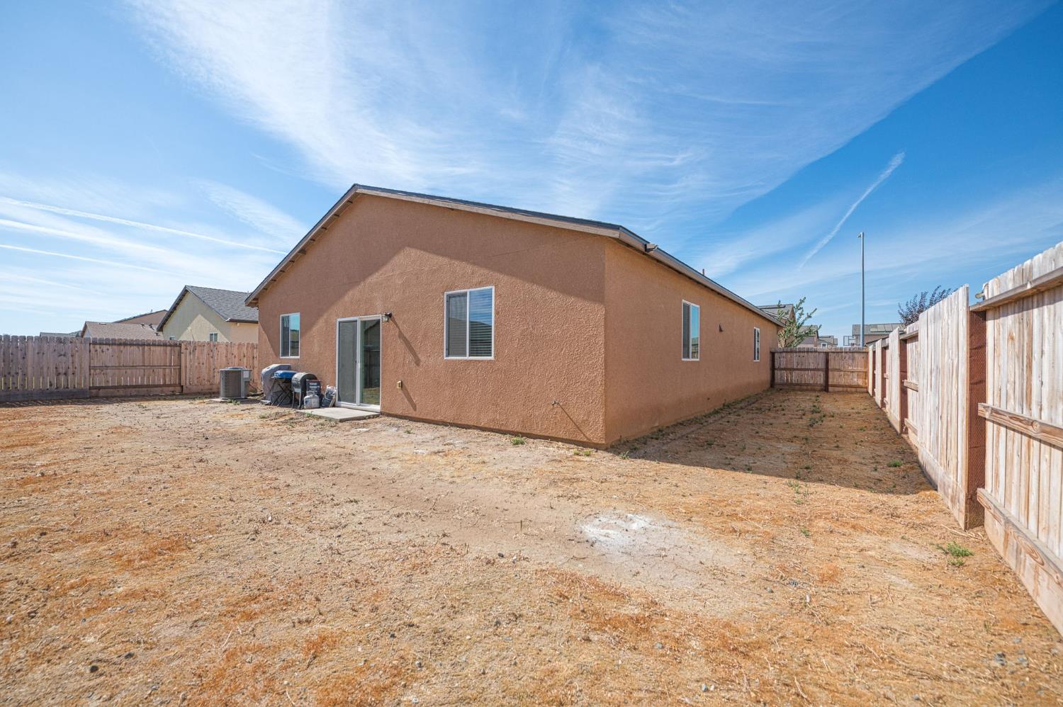 1965 E Evening Glow Ave, Reedley, CA 93654