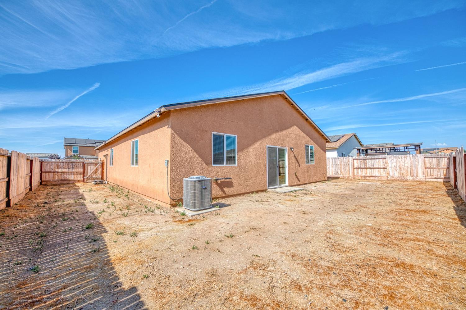 1965 E Evening Glow Ave, Reedley, CA 93654