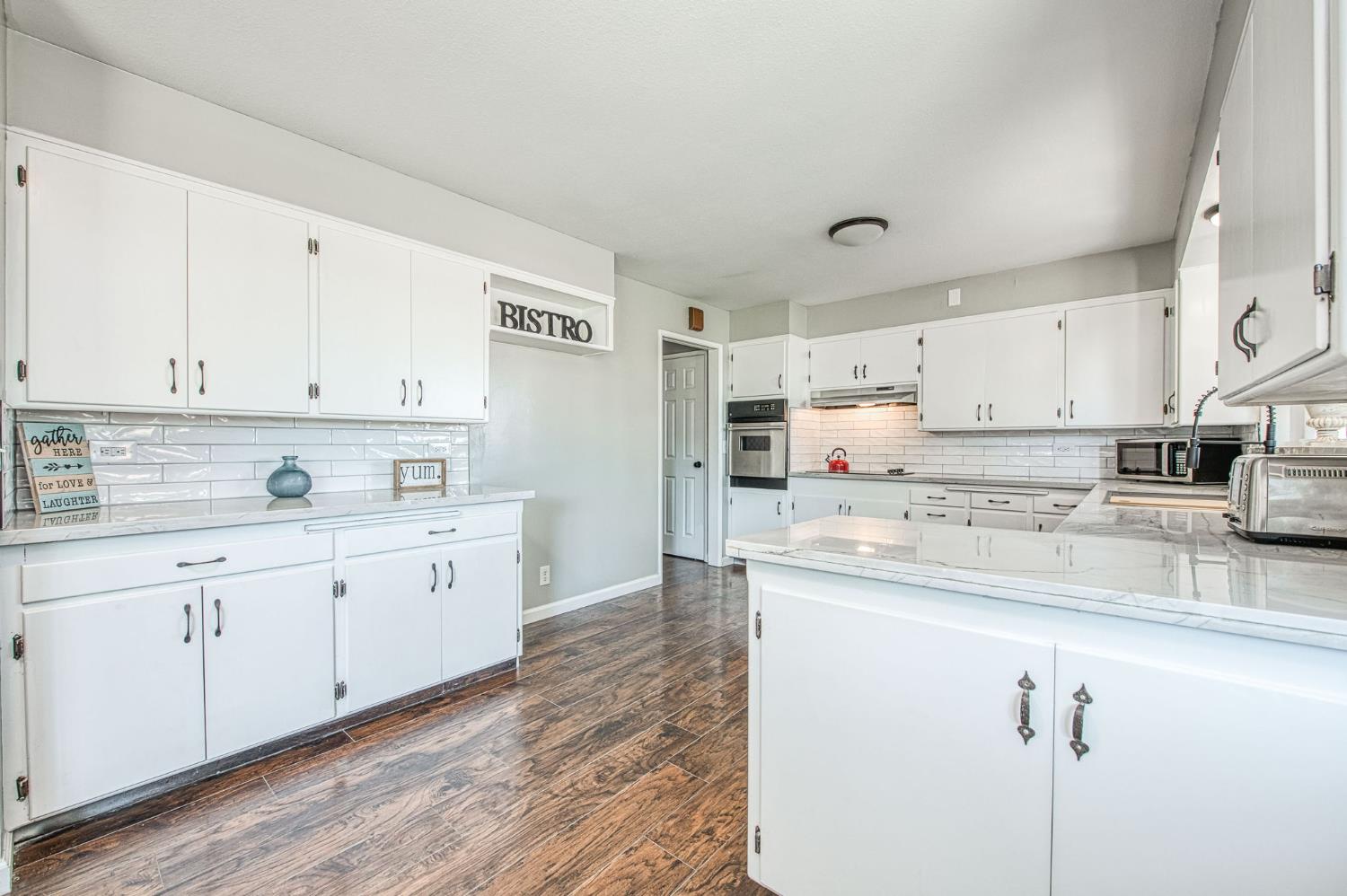 12390 E Kamm Ave, Kingsburg, CA 93631
