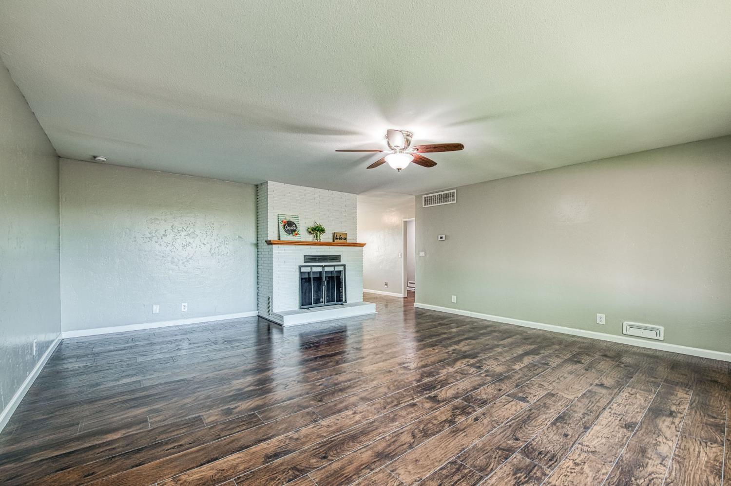 12390 E Kamm Ave, Kingsburg, CA 93631
