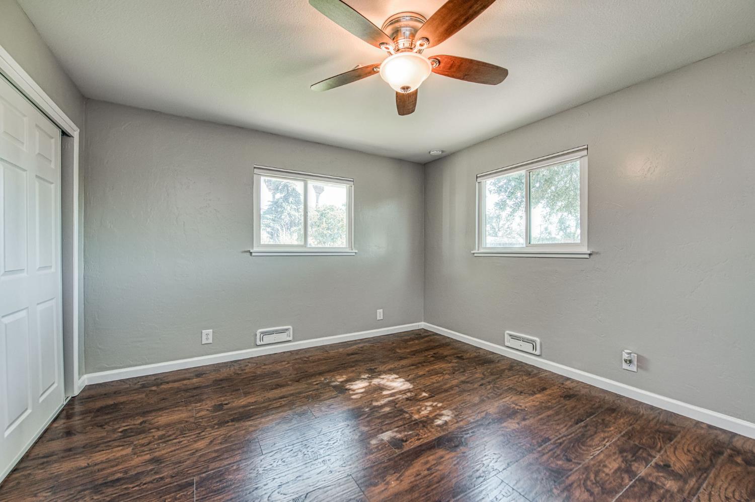 12390 E Kamm Ave, Kingsburg, CA 93631