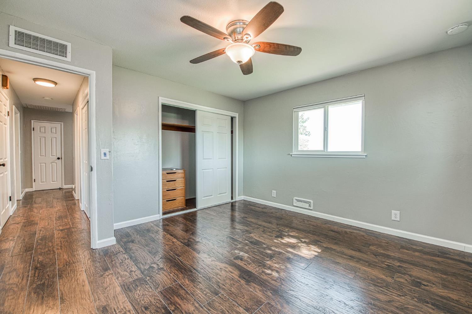 12390 E Kamm Ave, Kingsburg, CA 93631