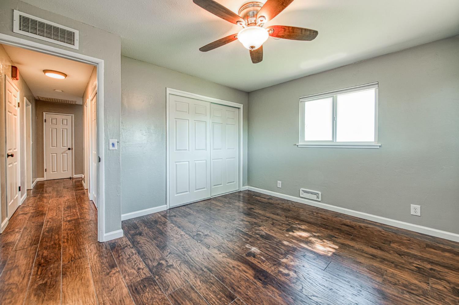 12390 E Kamm Ave, Kingsburg, CA 93631
