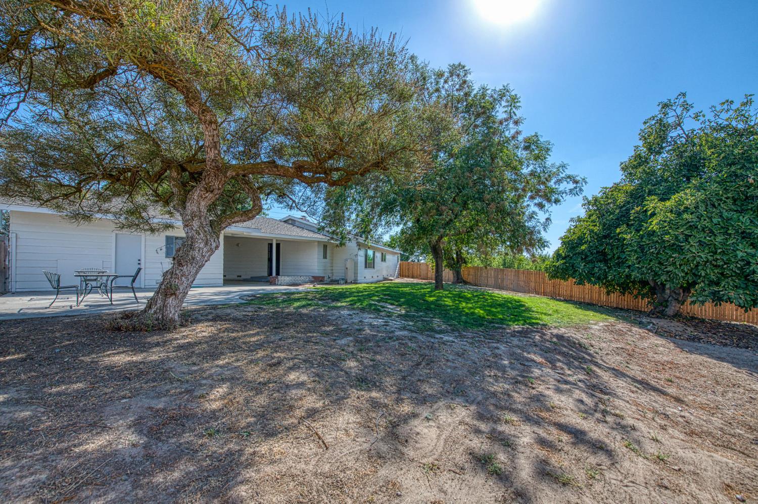 12390 E Kamm Ave, Kingsburg, CA 93631