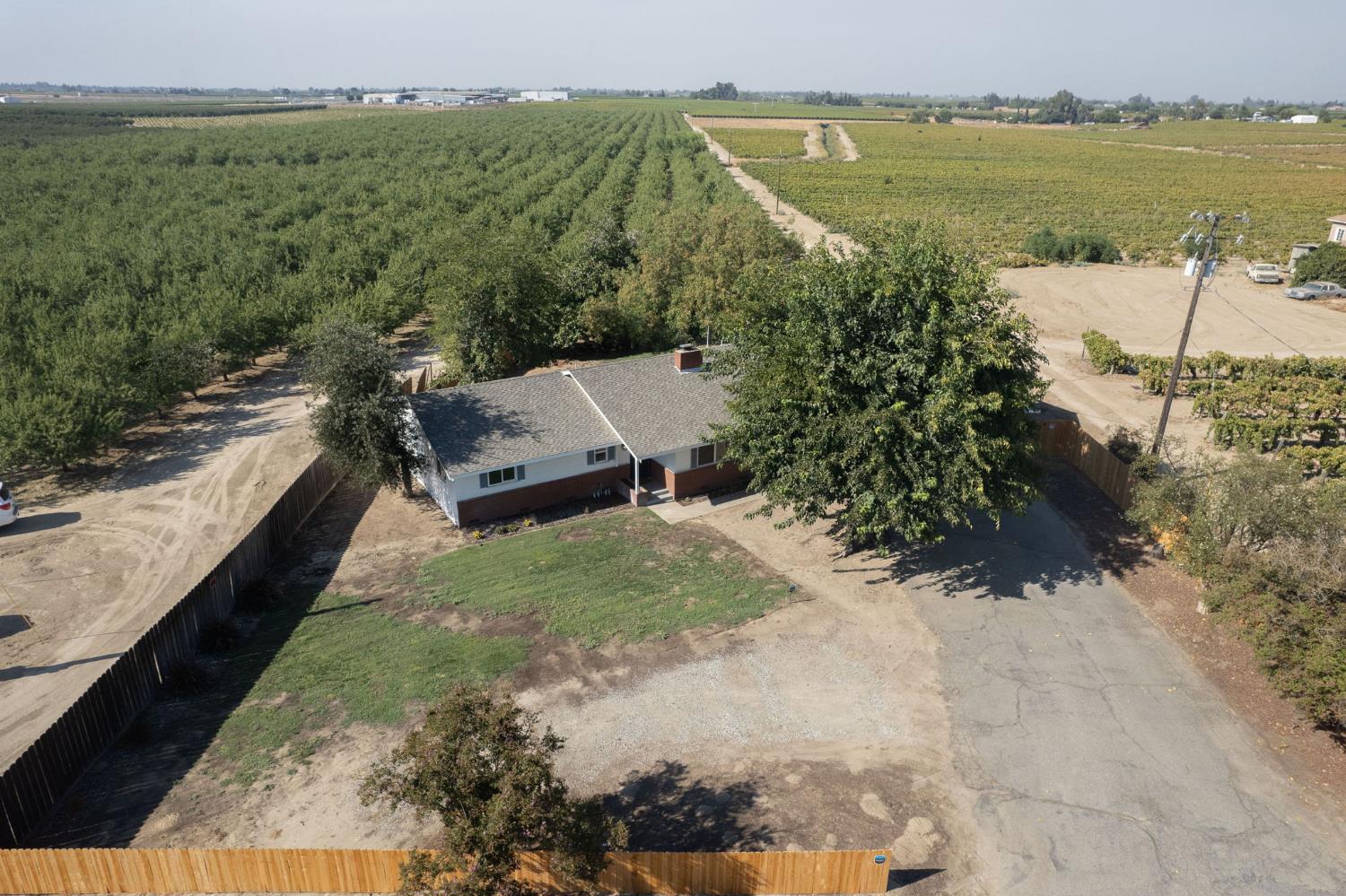 12390 E Kamm Ave, Kingsburg, CA 93631