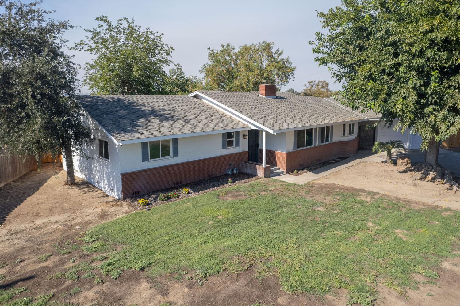 12390 E Kamm Ave, Kingsburg, CA 93631