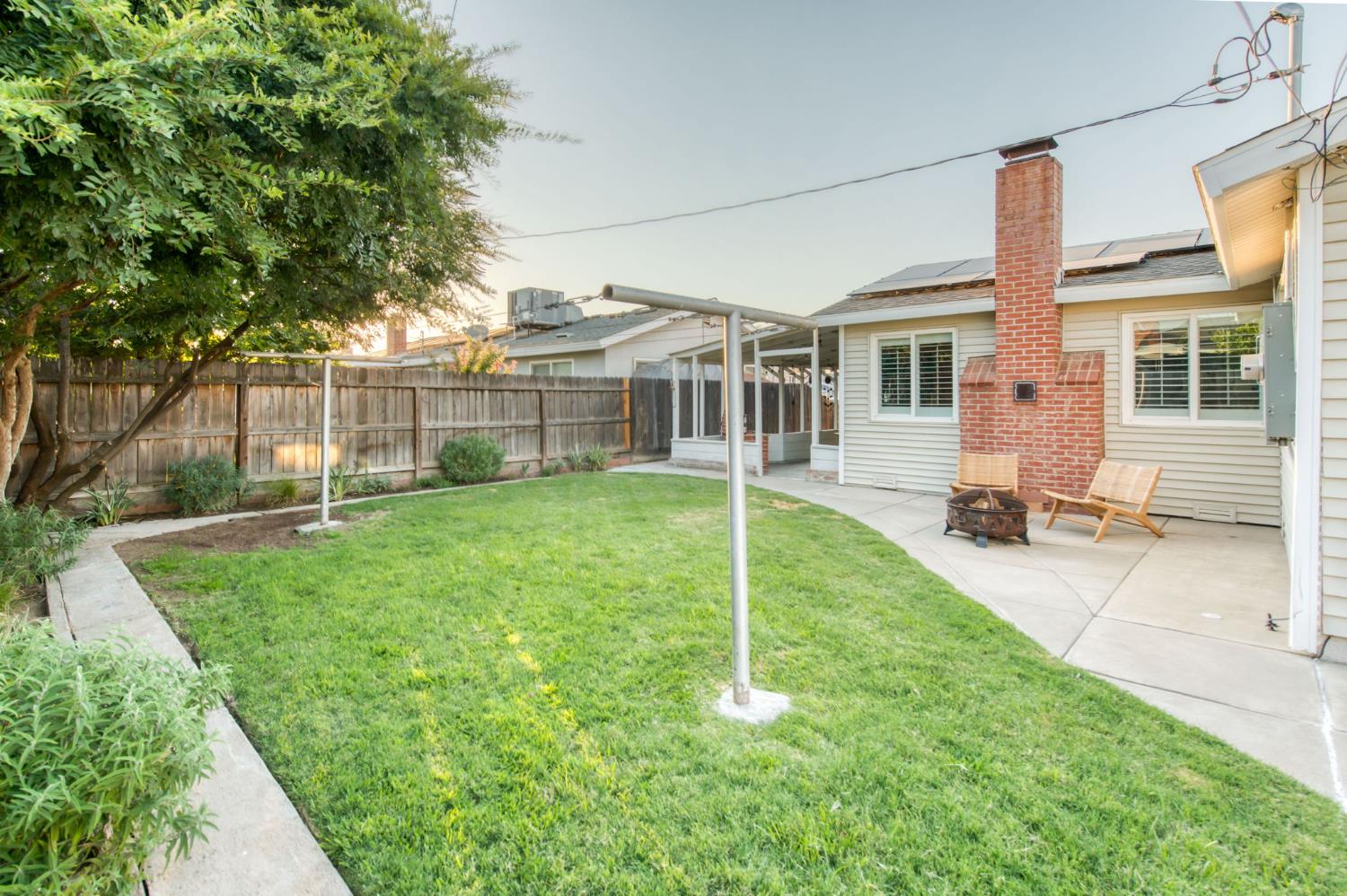 544 Rall Ave, Clovis, CA 93612