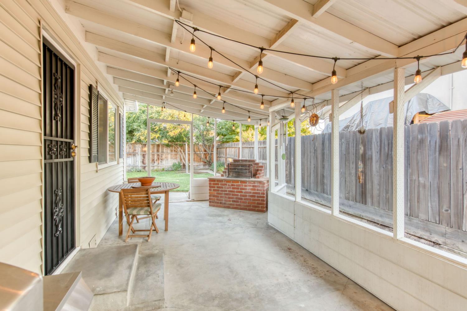 544 Rall Ave, Clovis, CA 93612