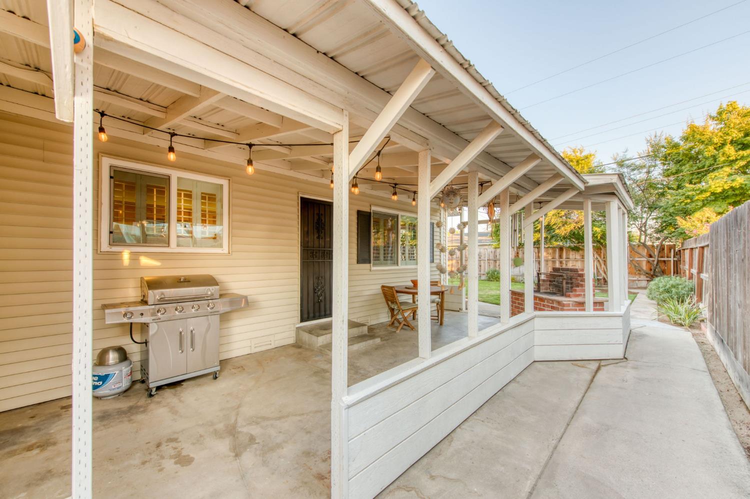 544 Rall Ave, Clovis, CA 93612