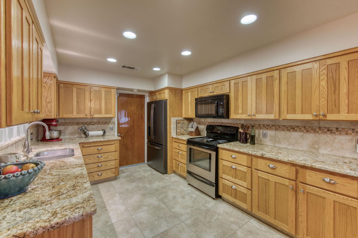 544 Rall Ave, Clovis, CA 93612