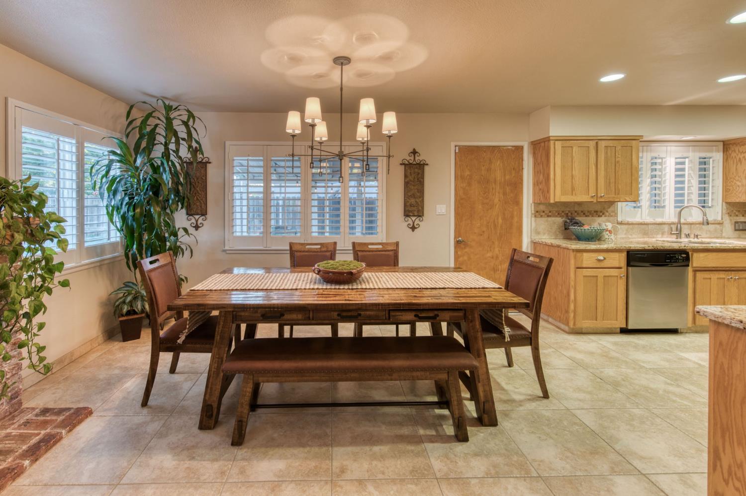 544 Rall Ave, Clovis, CA 93612