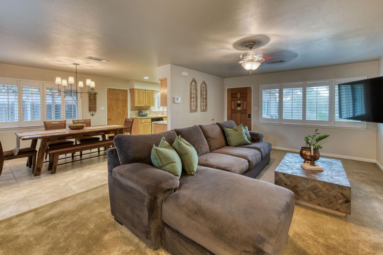 544 Rall Ave, Clovis, CA 93612