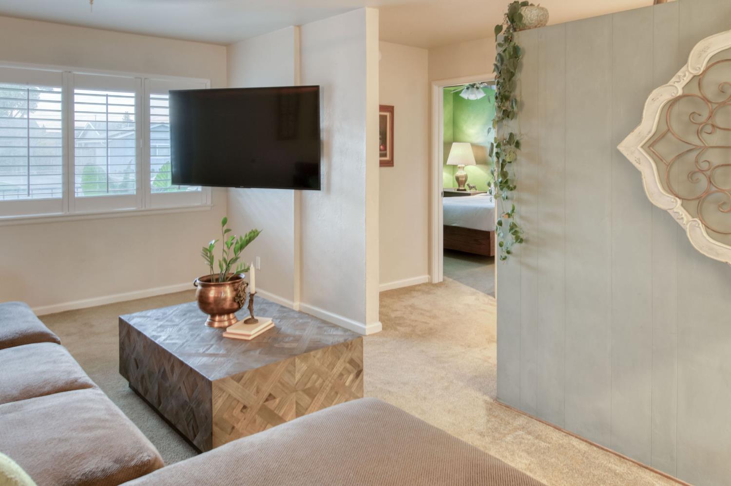 544 Rall Ave, Clovis, CA 93612
