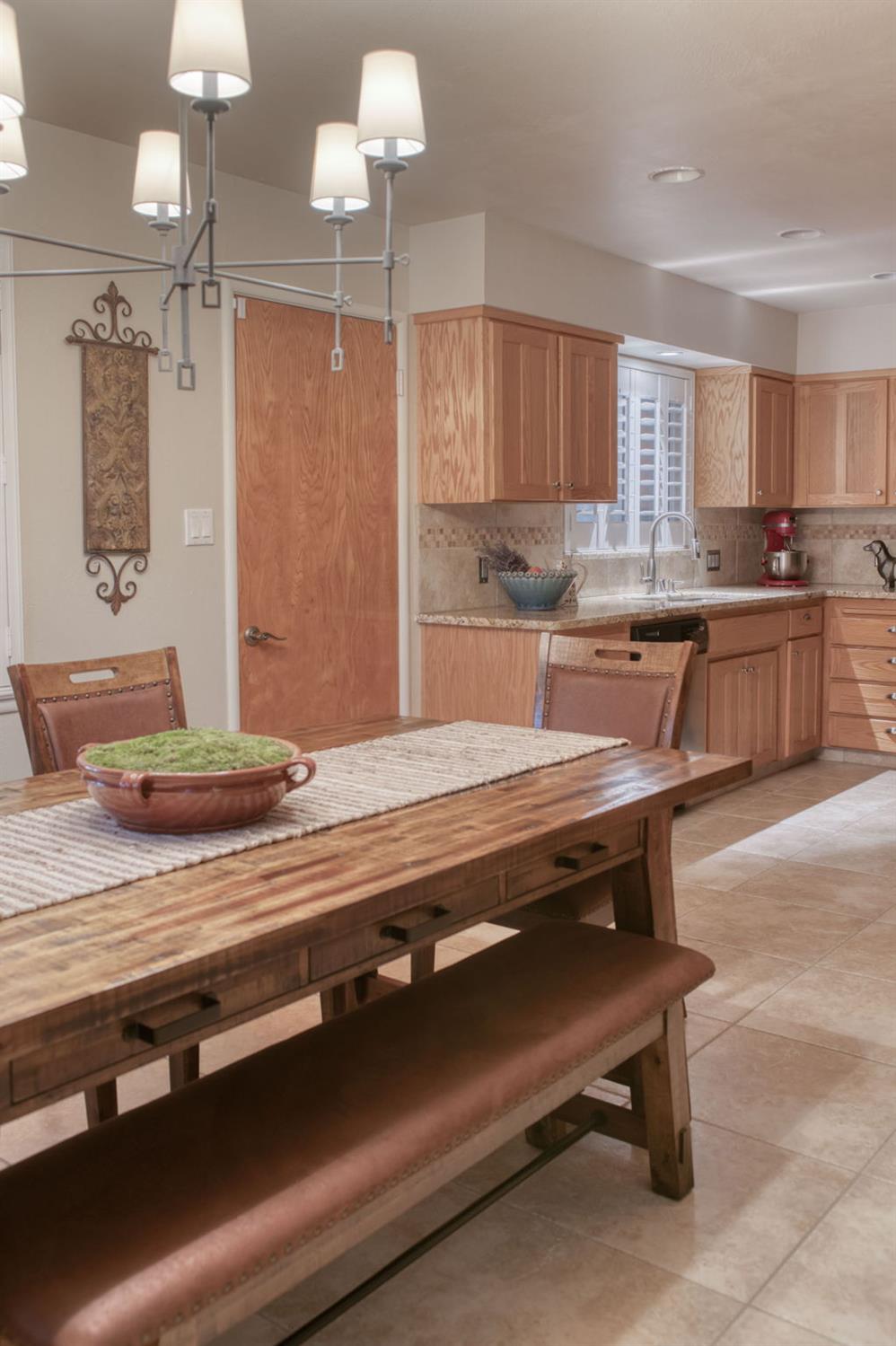 544 Rall Ave, Clovis, CA 93612