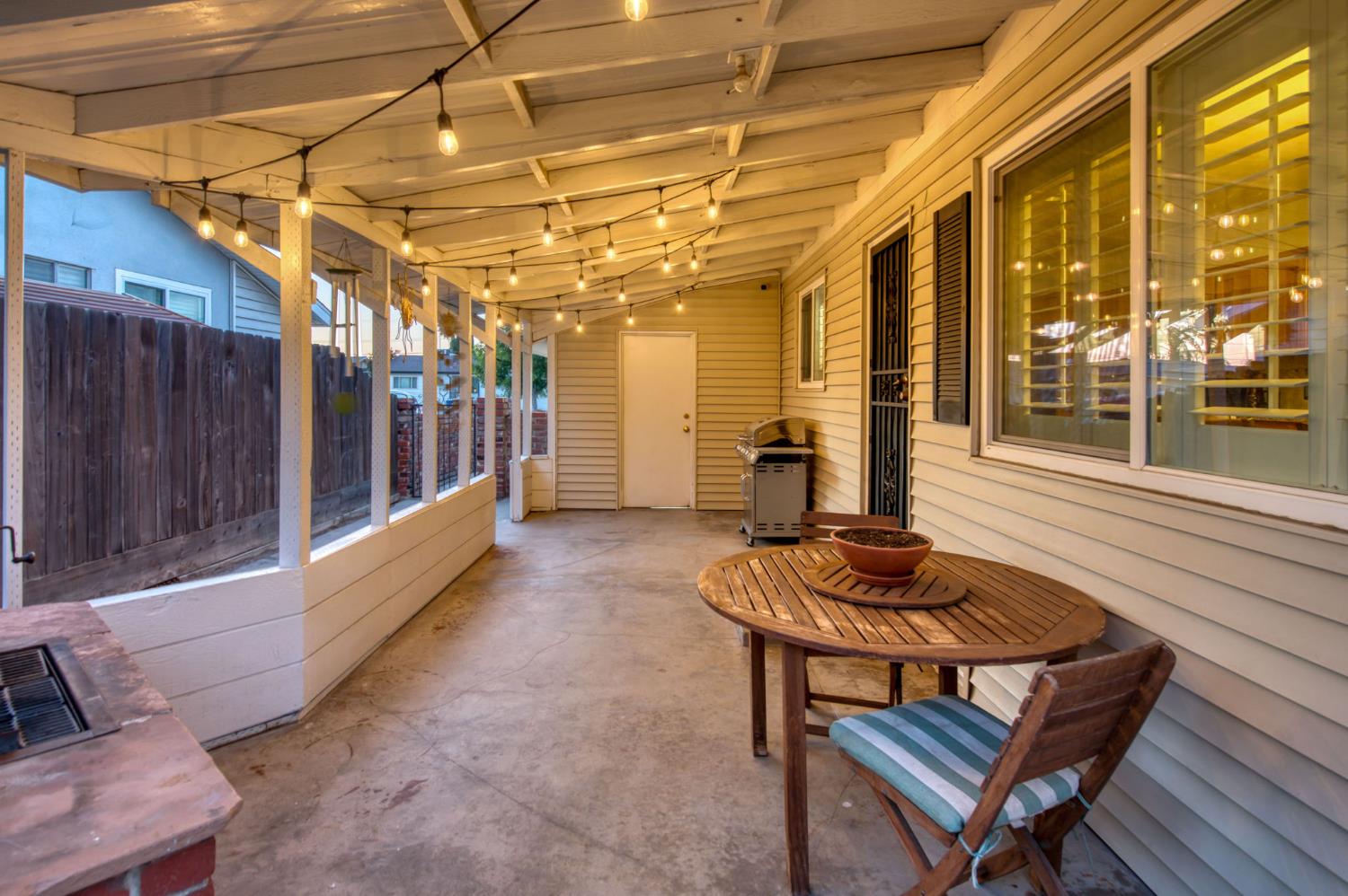 544 Rall Ave, Clovis, CA 93612