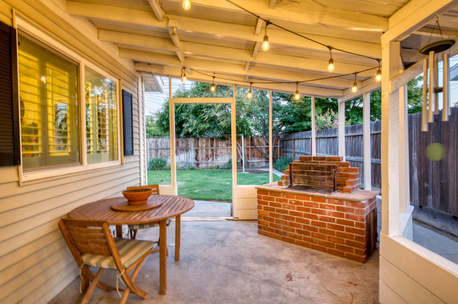 544 Rall Ave, Clovis, CA 93612