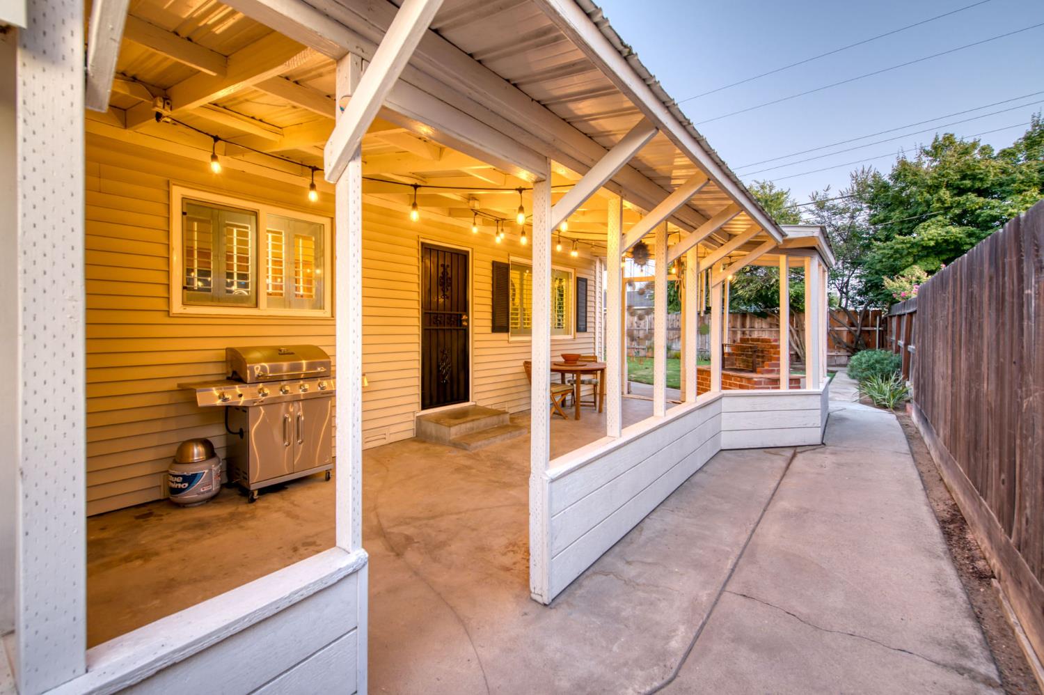 544 Rall Ave, Clovis, CA 93612