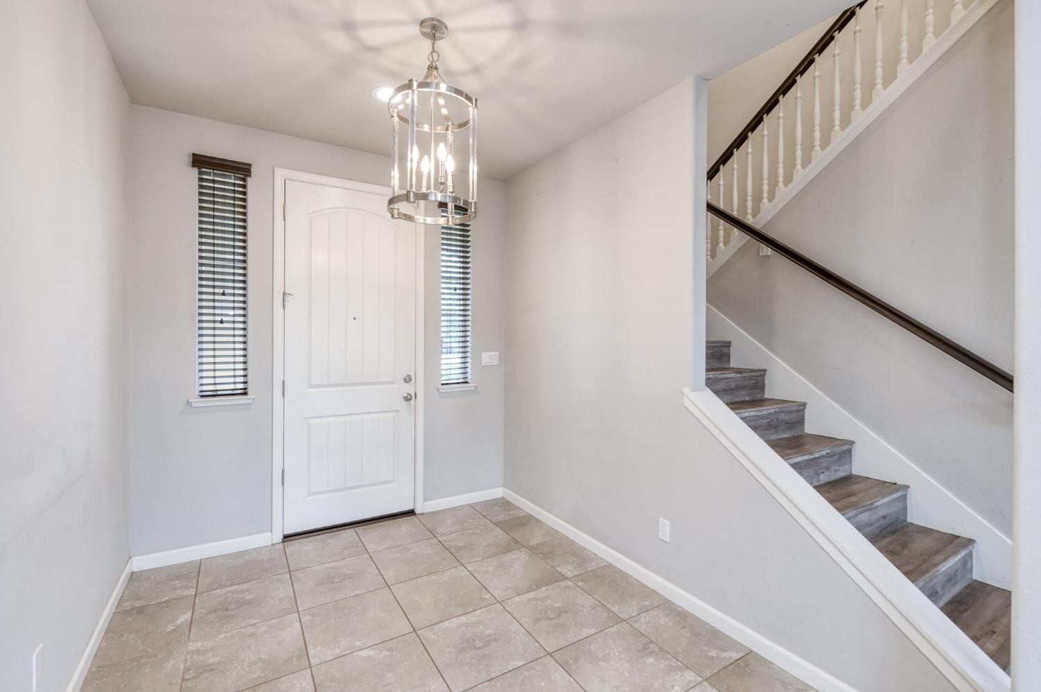 3975 Ramona Ave, Clovis, CA 93619