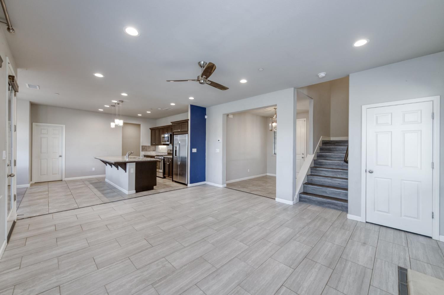 3975 Ramona Ave, Clovis, CA 93619