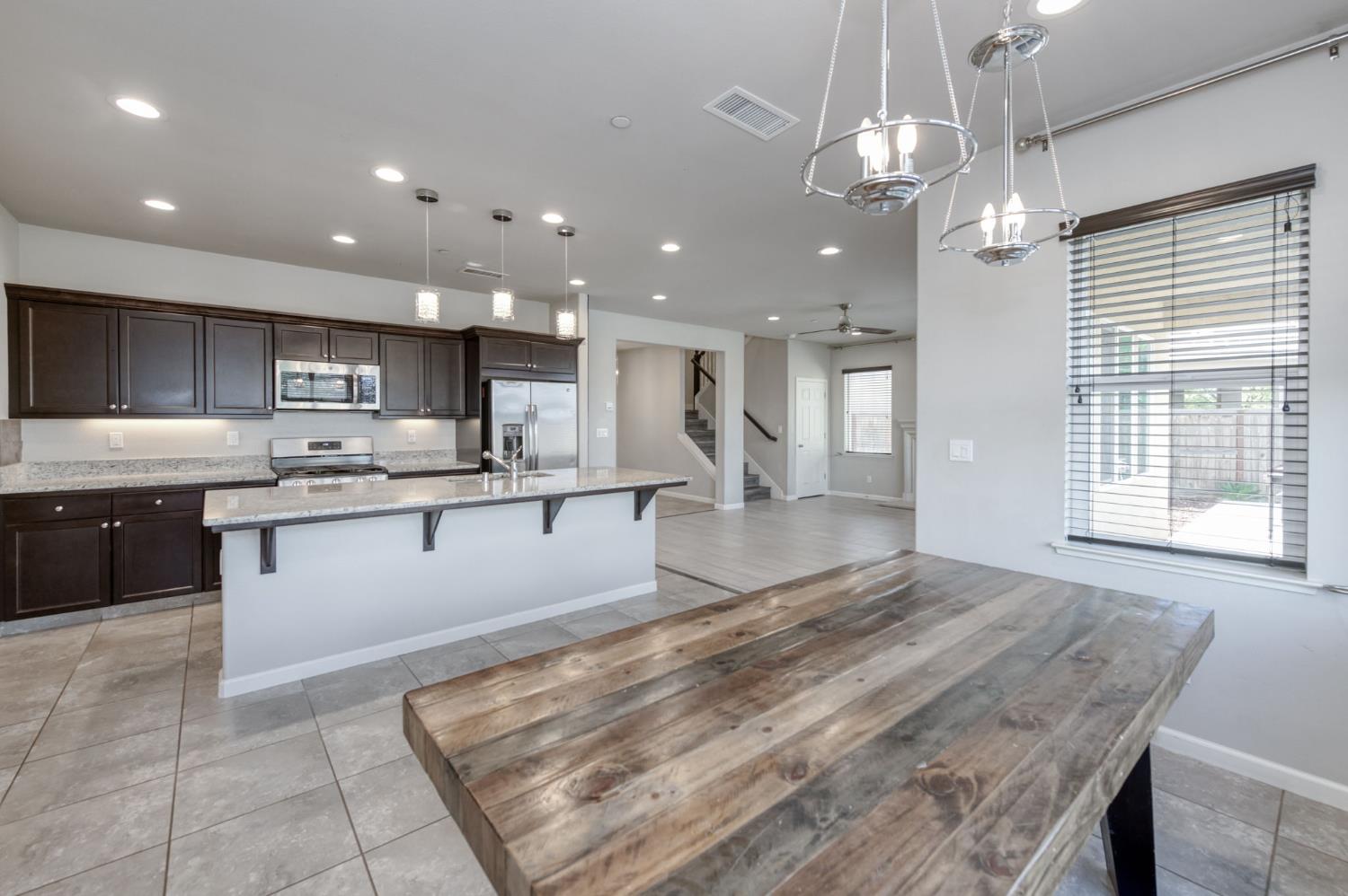 3975 Ramona Ave, Clovis, CA 93619
