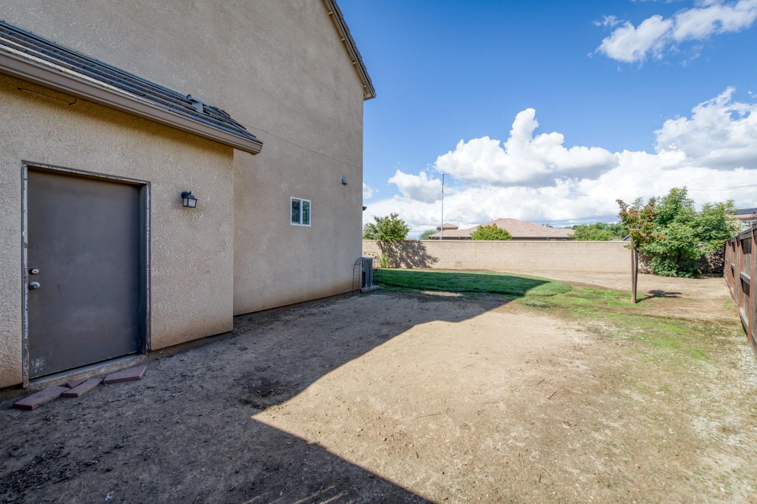 3975 Ramona Ave, Clovis, CA 93619