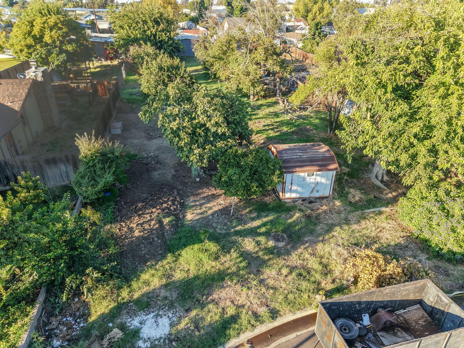 831 Rayser St, Kingsburg, CA 93631