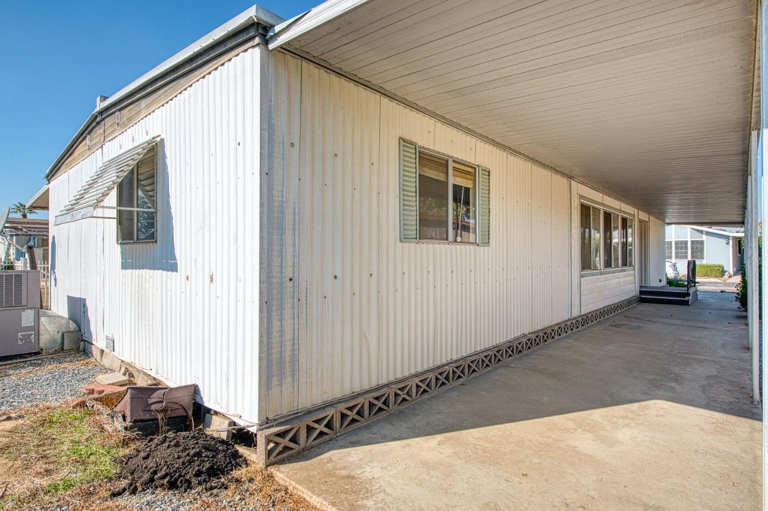 1300 W Olson Ave #75, Reedley, CA 93654