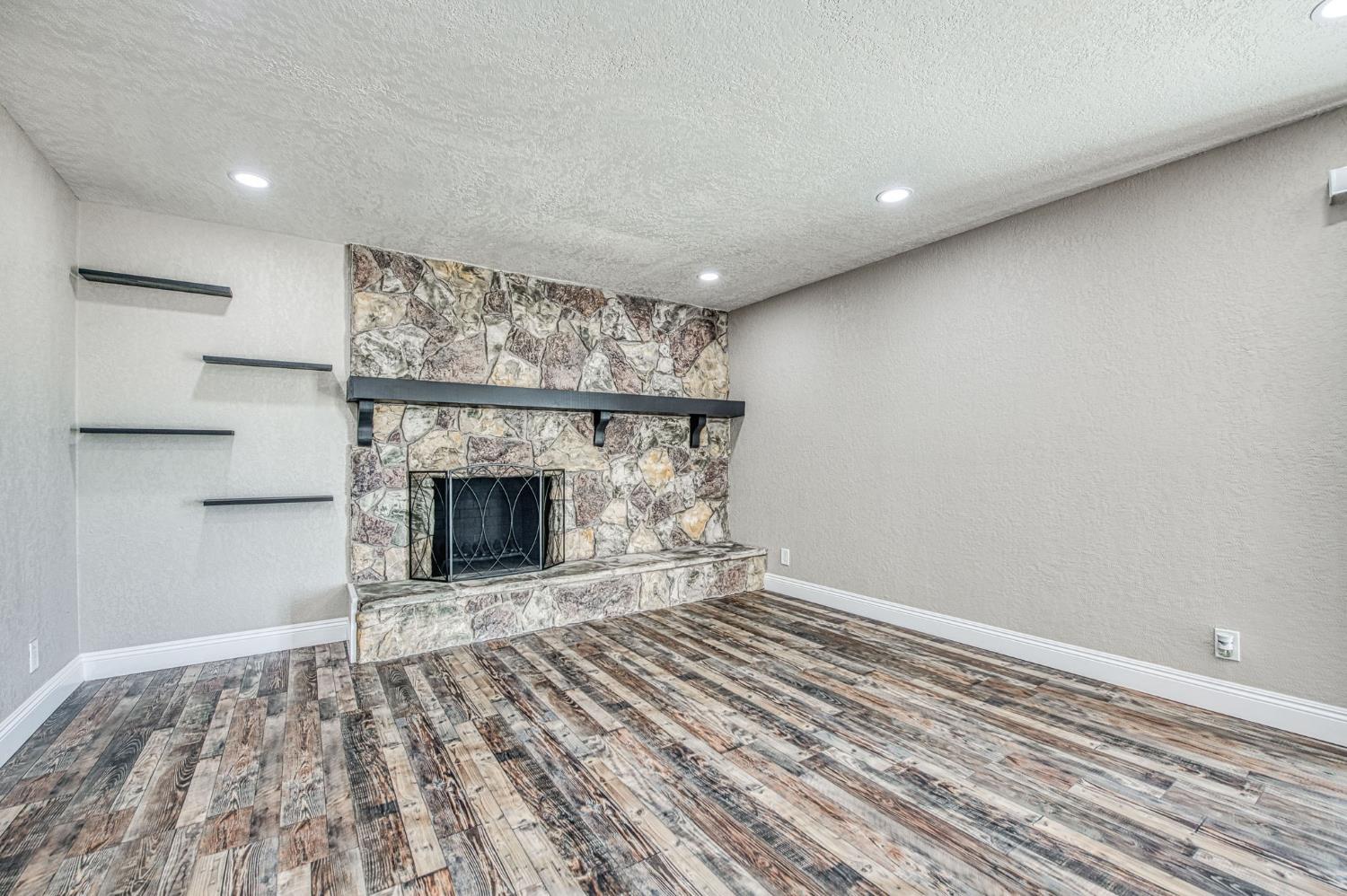 12027 S Brawley Ave, Caruthers, CA 93609