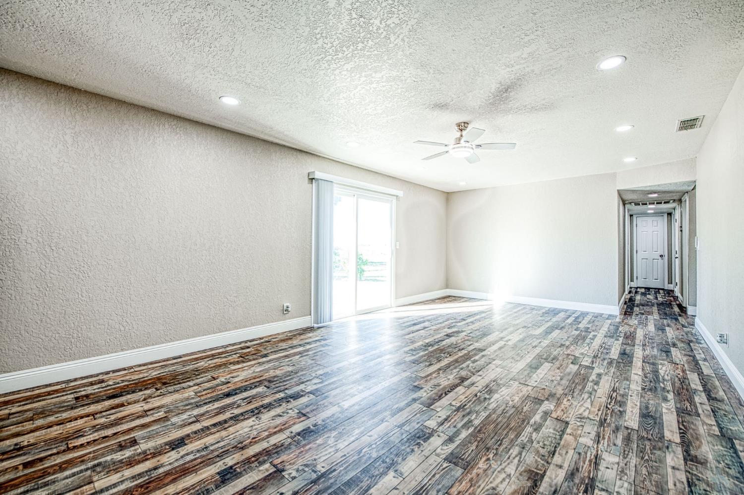 12027 S Brawley Ave, Caruthers, CA 93609