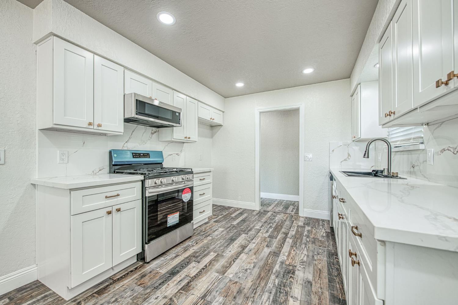 12027 S Brawley Ave, Caruthers, CA 93609