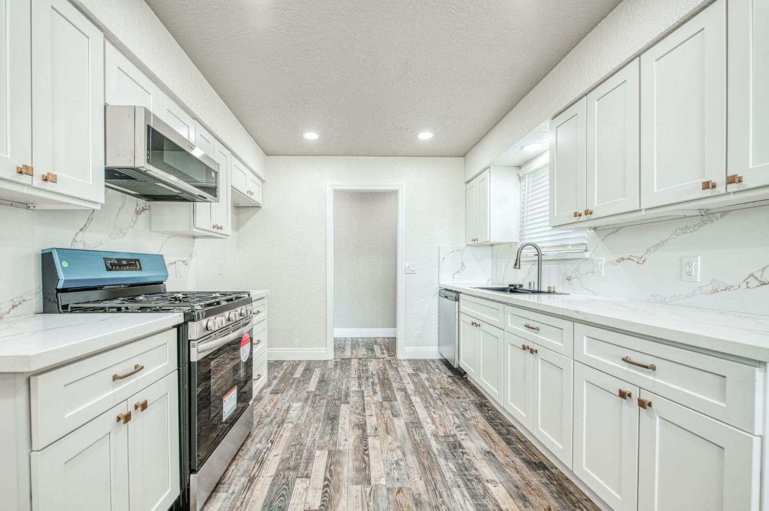 12027 S Brawley Ave, Caruthers, CA 93609