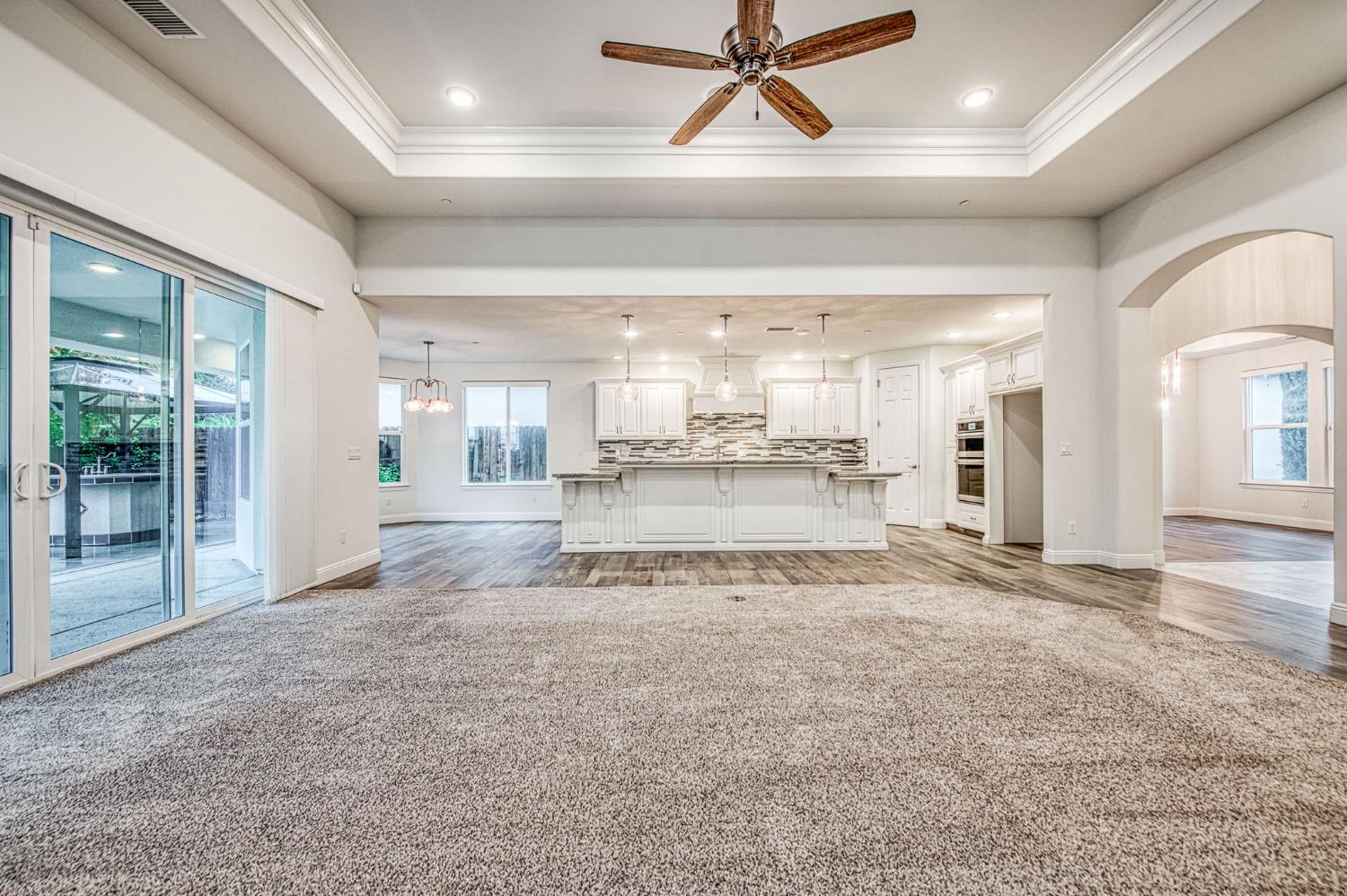 2115 Sophia Ln, Kingsburg, CA 93631