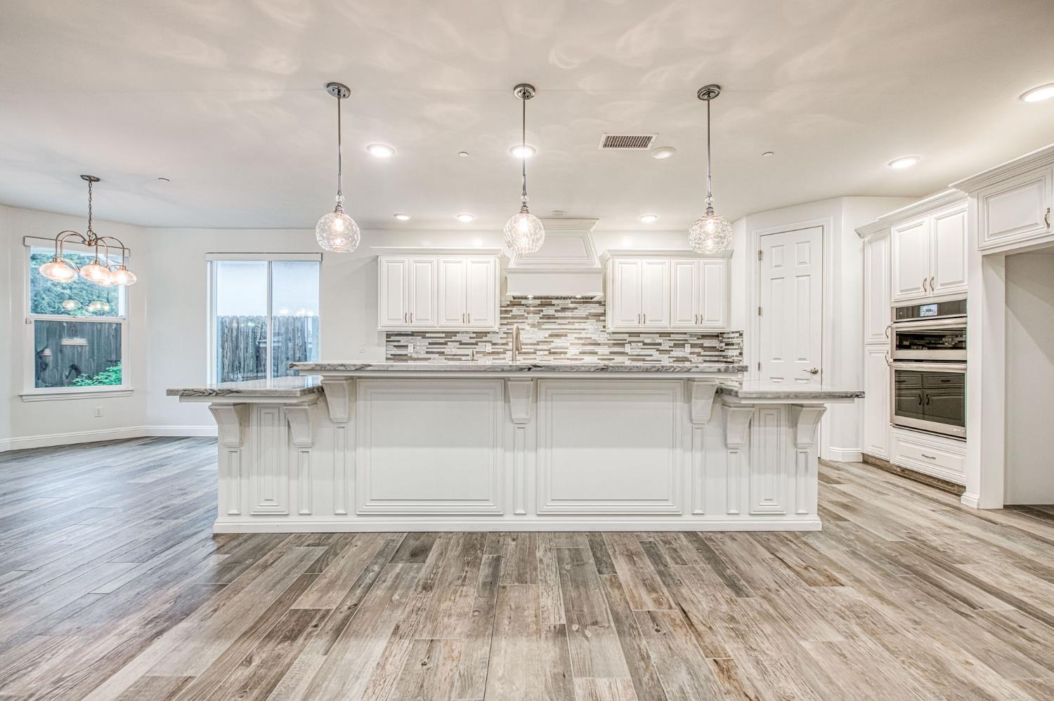 2115 Sophia Ln, Kingsburg, CA 93631