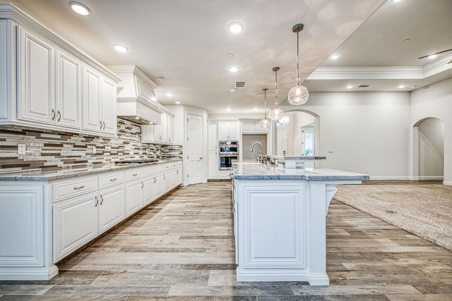 2115 Sophia Ln, Kingsburg, CA 93631