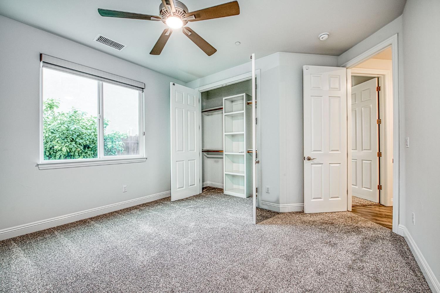 2115 Sophia Ln, Kingsburg, CA 93631